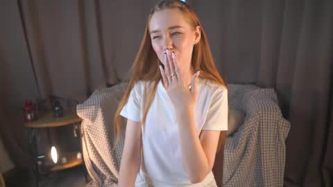 Snapshot of lonabirdon chatting on 05.23.26 Mary online show from 05.23.26