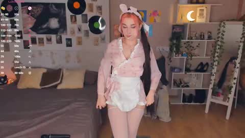 Snapshot of lonagass chatting on 02.09.26 Lona online show from 02.09.26