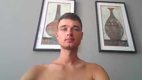 Snapshot of london_tomy chatting on 02.14.26 london_tomy online show from 02.14.26