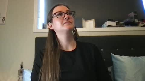 Snapshot of longhairbeautyxoxo chatting on 12.12.24 Wima online show from 12.12.24