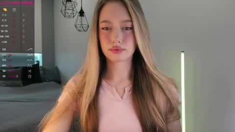 Snapshot of longoriaeva chatting on 04.01.26 Eva online show from 04.01.26