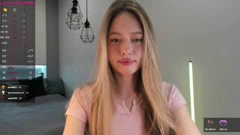 Snapshot of longoriaeva chatting on 04.01.26 Eva online show from 04.01.26