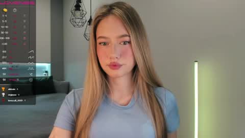 Snapshot of longoriaeva chatting on 05.20.26 Eva online show from 05.20.26