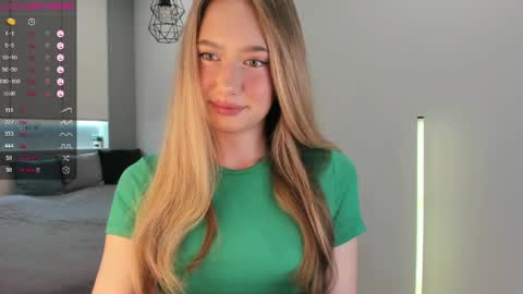 Snapshot of longoriaeva chatting on 05.27.26 Eva online show from 05.27.26