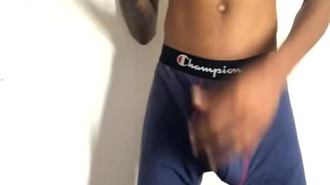 Snapshot of longshaft_ chatting on 11.11.25 longshaft_ online show from 11.11.25