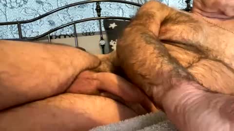 Snapshot of longshank09 chatting on 12.15.24 longshank09 online show from 12.15.24