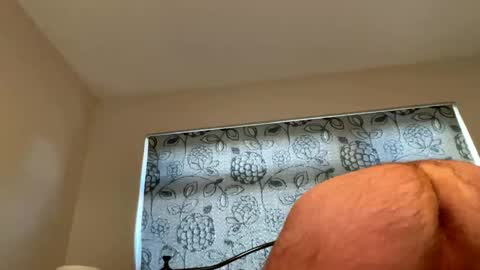 Snapshot of longshank09 chatting on 01.06.25 longshank09 online show from 01.06.25