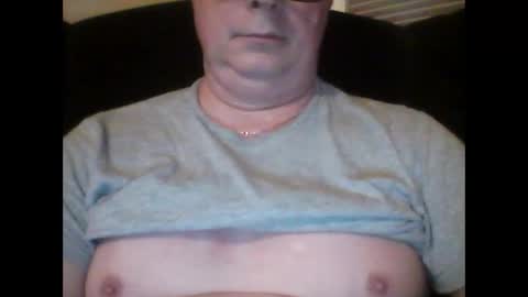 Snapshot of look823 chatting on 12.24.24 look823 online show from 12.24.24