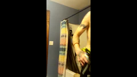 look_at_me_now4 online show from 01.17.26