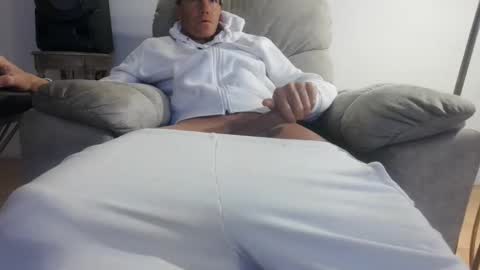 Seamus Love online show from 03.08.25