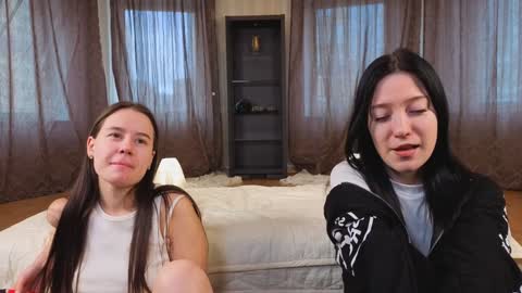  Adele Ellie and Lou   Sally Dana and Bonnie online show from 10.01.25