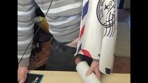 Snapshot of loomie chatting on 12.13.24 loomie online show from 12.13.24