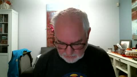 Snapshot of loop102 chatting on 07.12.26 loop102 online show from 07.12.26