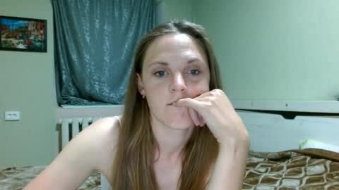 Snapshot of lora879 chatting on 06.11.26 Lora online show from 06.11.26