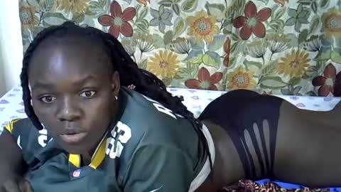 Snapshot of lora_amor chatting on 06.23.26 lora_amor online show from 06.23.26