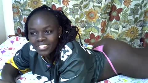 Snapshot of lora_amor chatting on 06.28.26 lora_amor online show from 06.28.26