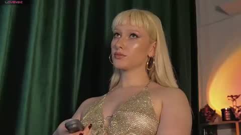 Snapshot of lora_hellyeah chatting on 07.02.26 Lora heil online show from 07.02.26