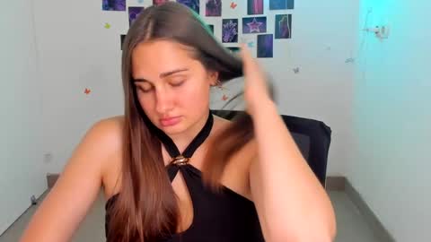 Snapshot of lora_kisses chatting on 07.20.26 Lora online show from 07.20.26