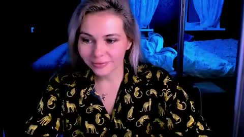 Lora online show from 11.11.25