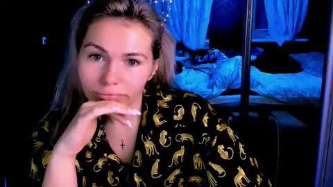 Lora online show from 11.12.25