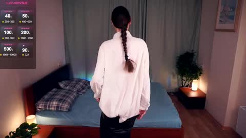 Lora online show from 02.14.25