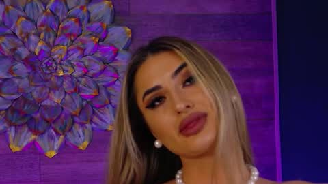 Snapshot of loradevine chatting on 11.29.25 Lora online show from 11.29.25