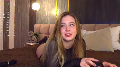 Loraine online show from 02.12.25