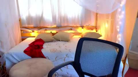 loreanis online show from 10.29.25