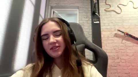 Molly online show from 10.14.25