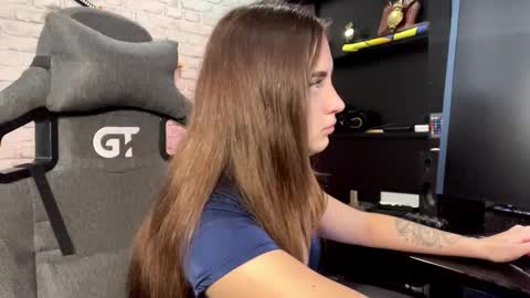 Molly online show from 10.16.25