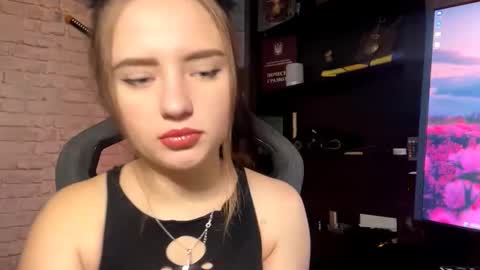 Molly online show from 10.21.25