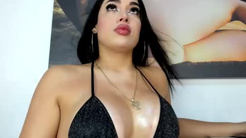 Doll Queen online show from 02.10.25