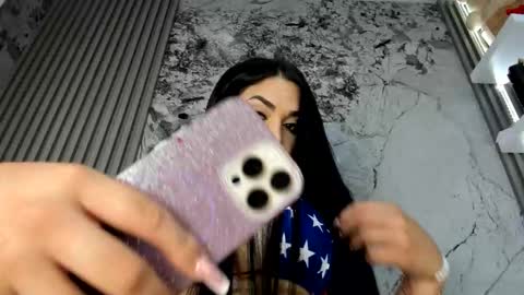 Doll Queen online show from 11.26.25