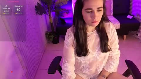 Snapshot of loren_tay chatting on 02.17.26 Loren online show from 02.17.26