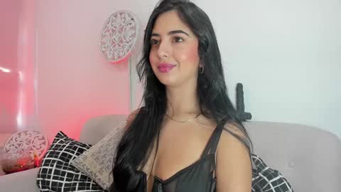 Snapshot of lorens_martin chatting on 02.01.25 L O R E N online show from 02.01.25