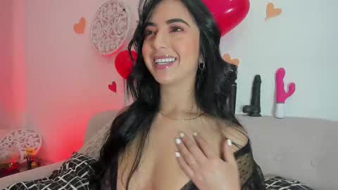 Snapshot of lorens_martin chatting on 02.16.25 L O R E N online show from 02.16.25