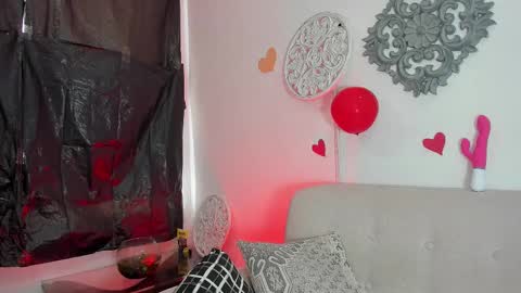 Snapshot of lorens_martin chatting on 02.25.25 L O R E N online show from 02.25.25