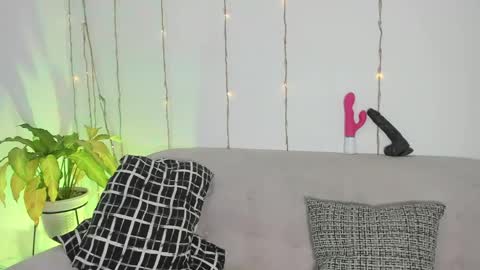 Snapshot of lorens_martin chatting on 05.26.26 L O R E N online show from 05.26.26