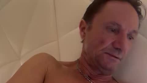 lorenz_muc online show from 02.18.26