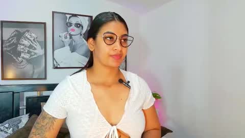 loretahorny online show from 02.24.26