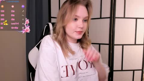 Snapshot of lorettacarnley chatting on 01.30.25 Alice online show from 01.30.25