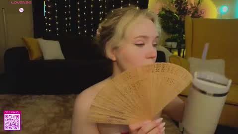 Snapshot of lorettacarnley chatting on 09.09.25 Alice online show from 09.09.25