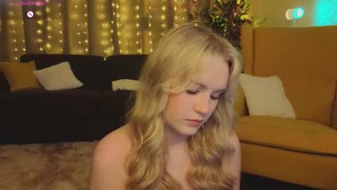 Snapshot of lorettacarnley chatting on 09.23.25 Alice online show from 09.23.25