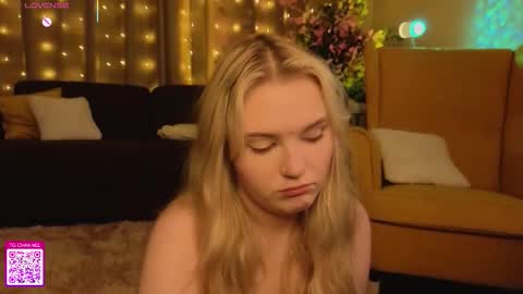 Snapshot of lorettacarnley chatting on 09.26.25 Alice online show from 09.26.25