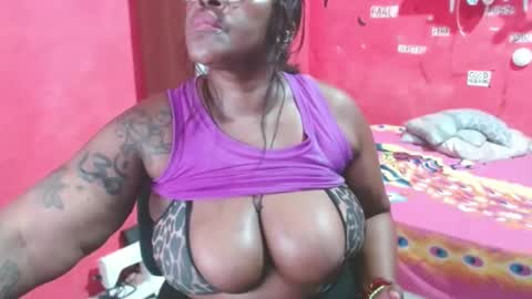 loretybighot online show from 11.22.25