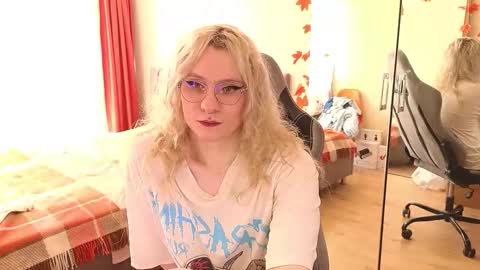 Snapshot of lori_myaf chatting on 10.02.25 Lori ----------------------------------- online show from 10.02.25