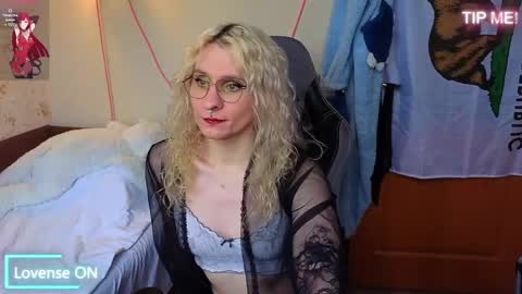 Snapshot of lori_myaf chatting on 04.25.26 Lori ----------------------------------- online show from 04.25.26