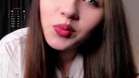 Mia online show from 10.27.25