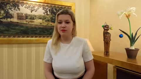 Hello guys Im Maya and this my first month here online show from 01.17.26