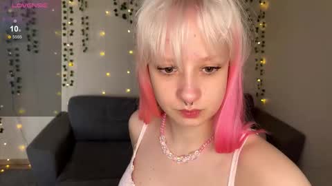 lorilorilorilori online show from 11.06.25